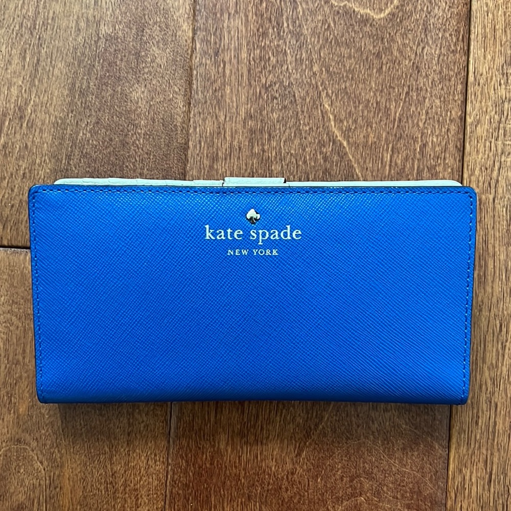 Kate Spade bifold wallet